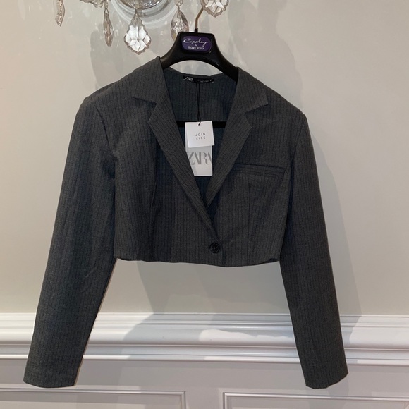 Vintage style Pinstriped blazer style crop shirt - Picture 7 of 9